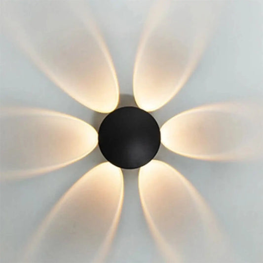 The Solis 6-Beam Facade Light