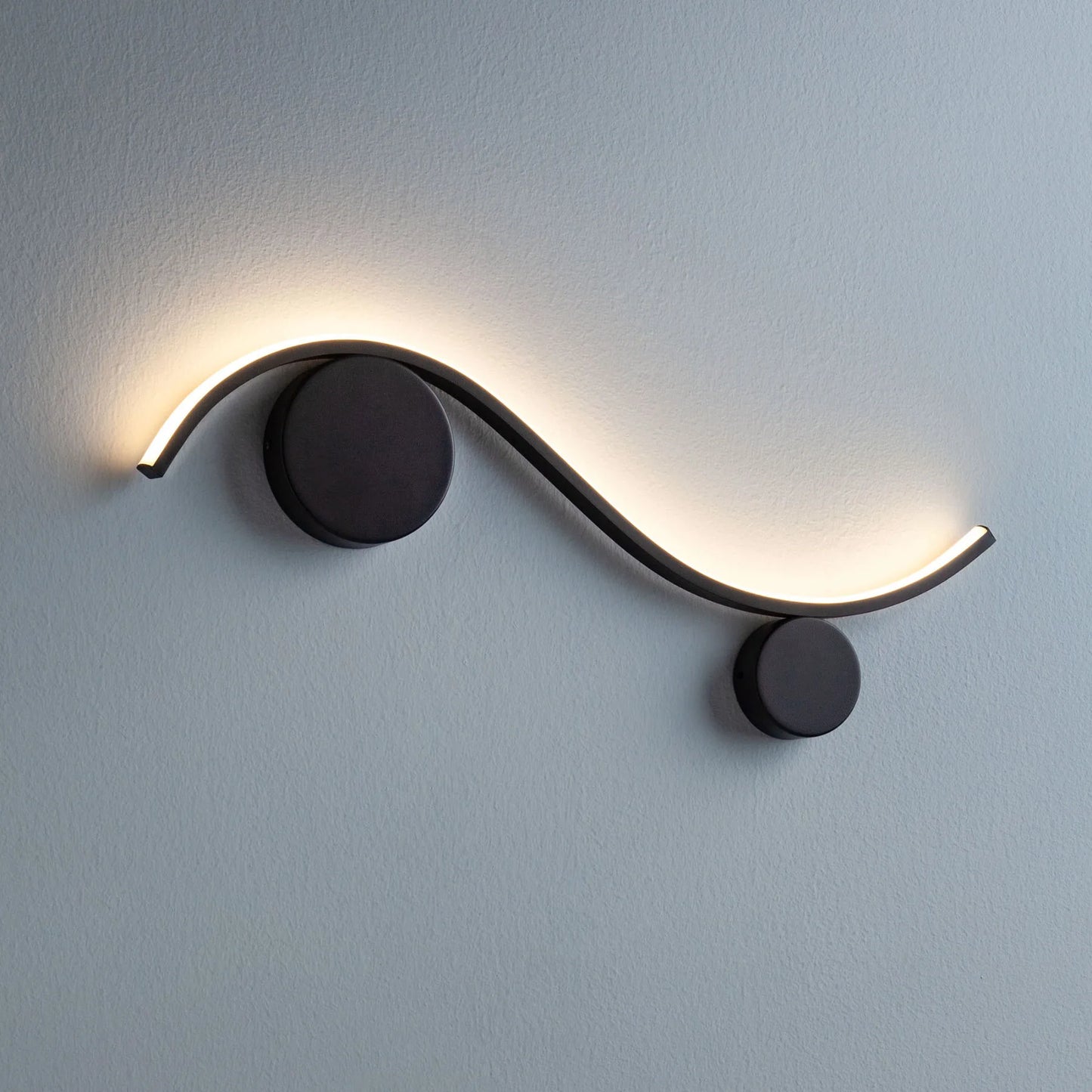 Modern Elegance Wall Light