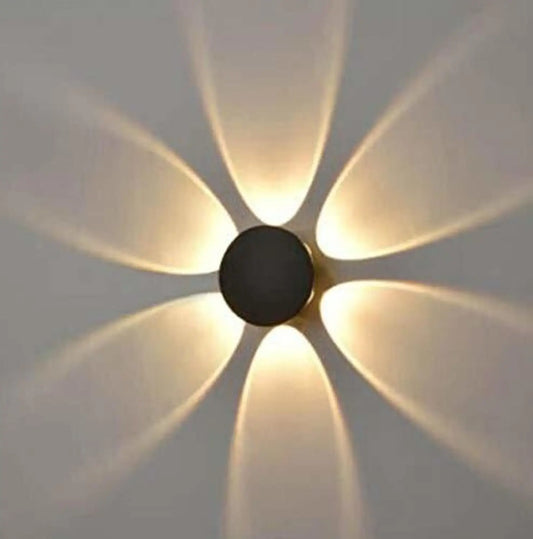 The Solis 6-Beam Facade Light