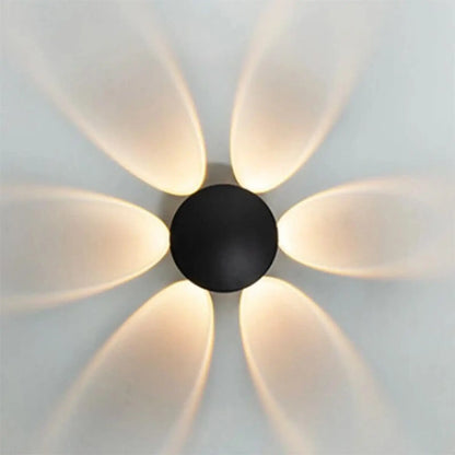 The Solis 6-Beam Facade Light