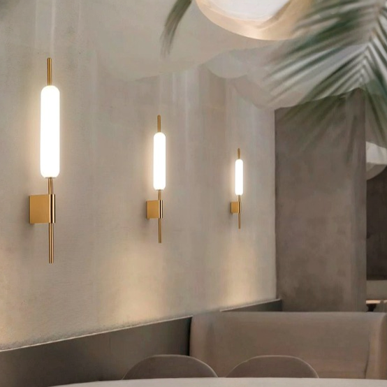 Sleek Shine Wall Light