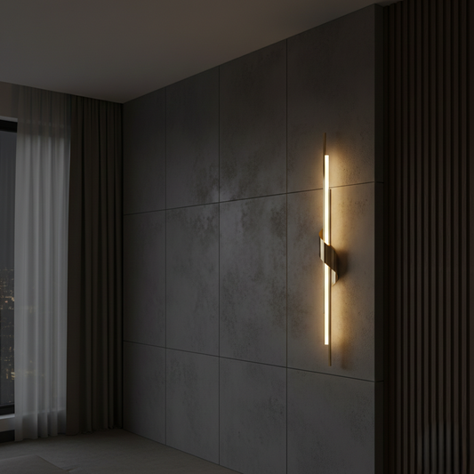 Luxurious Sleek Wall Light