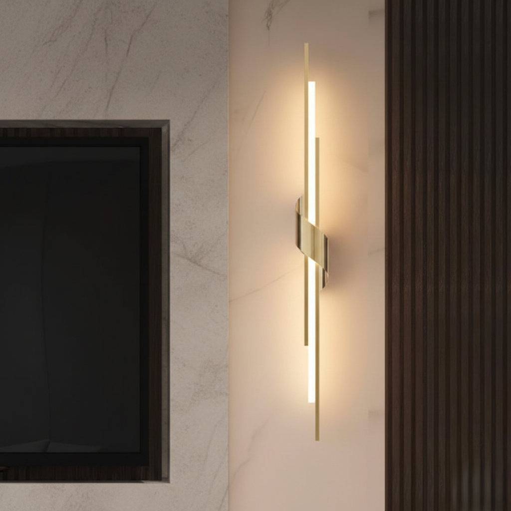 Luxurious Sleek Wall Light